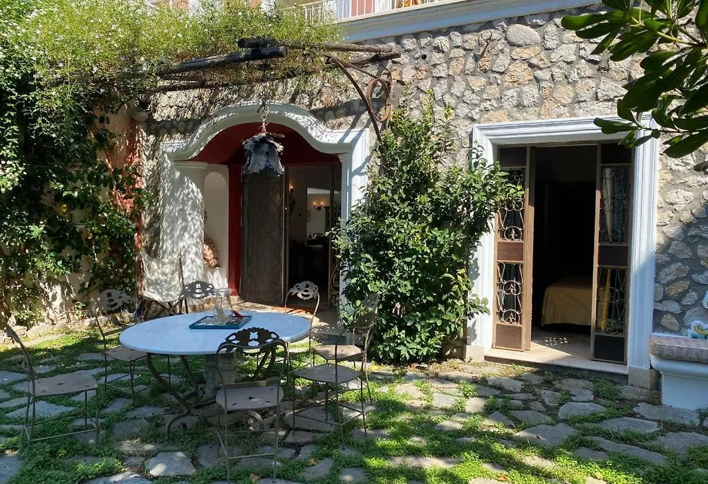 Luna tu Capri casa vacanze-1